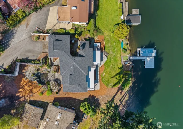 Photo 2 of Single family home for sale at 10901 Greendale Dr Sw, Lakewood, WA 98498 | MLS# NWM2504131 | Listing updated on 2026-09-21