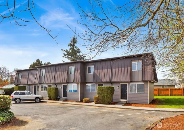 Multi family home for sale at 211 Maple St, Lynden, WA 98264 | MLS# NWM2504180