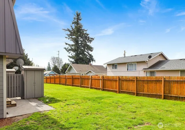 Photo 4 of Townhouse for sale at 211 Maple St, Lynden, WA 98264 | MLS# NWM2504180 | Listing updated on 2026-09-21