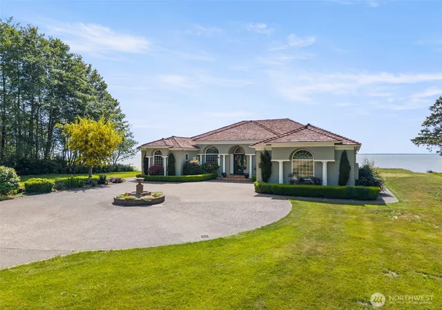 Photo 3 of Single family home for sale at 41 Gray Gables Ln, Hoquiam, WA 98550 | MLS# NWM2504210 | Listing updated on 2026-09-21