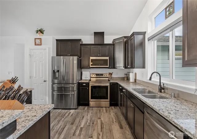 Photo 3 of Single family home for sale at 47 Willapa Sands Ln, South Bend, WA 98586 | MLS# NWM2504314 | Listing updated on 2026-09-21
