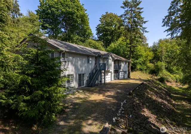 Photo 2 of Single family home for sale at 2340 Kelso Dr, Kelso, WA 98626 | MLS# NWM2504324 | Listing updated on 2026-09-23