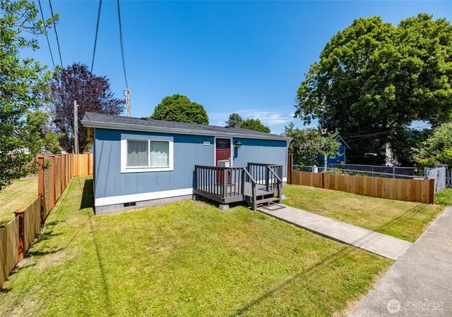 Photo 2 of Sale Pending at 212 Gibson St, Sedro Woolley, WA 98284 | MLS# NWM2504342 | Listing updated on 2026-09-17