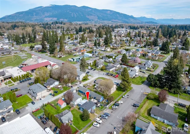 Photo 3 of Sale Pending at 212 Gibson St, Sedro Woolley, WA 98284 | MLS# NWM2504342 | Listing updated on 2026-09-17