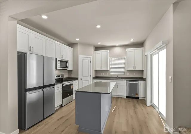 Photo 4 of Condo for sale at 1102 138th Place SW, Lynnwood, WA 98087 | MLS# NWM2504363 | Listing updated on 2026-10-02
