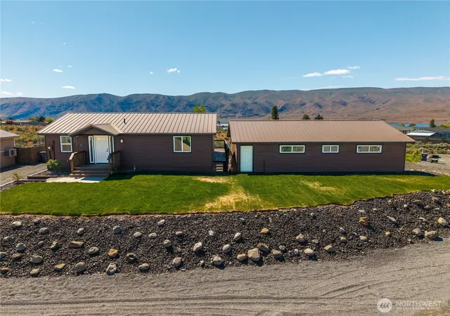 Photo 2 of Single family home for sale at 106 Sw Yucca Pl, Mattawa, WA 99349 | MLS# NWM2504559 | Listing updated on 2026-09-21