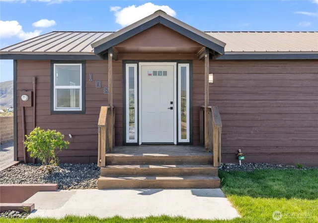 Photo 3 of Single family home for sale at 106 Sw Yucca Pl, Mattawa, WA 99349 | MLS# NWM2504559 | Listing updated on 2026-09-21