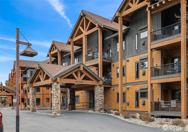 Photo 4 of Condo for sale at 3770 Suncadia Trl #110, Cle Elum, WA 98922 | MLS# NWM2504628 | Listing updated on 2026-09-21