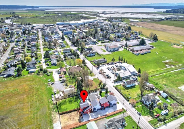 Photo 4 of Townhouse for sale at 27523 102nd Avenue NW #D, Stanwood, WA 98292 | MLS# NWM2504691 | Listing updated on 2026-09-30