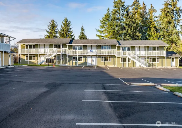 Photo 2 of Sale Pending at 401 Stanford Dr, Mount Vernon, WA 98273 | MLS# NWM2504730 | Listing updated on 2026-05-22
