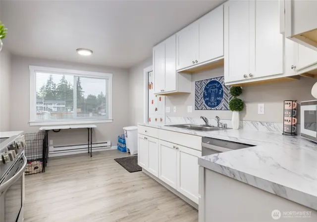 Photo 4 of Sale Pending at 401 Stanford Dr, Mount Vernon, WA 98273 | MLS# NWM2504730 | Listing updated on 2026-05-22