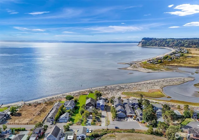 Photo 1 of Single family home for sale at 2402 Sunlight Beach Rd, Clinton, WA 98236 | MLS# NWM2504831 | Listing updated on 2026-09-21
