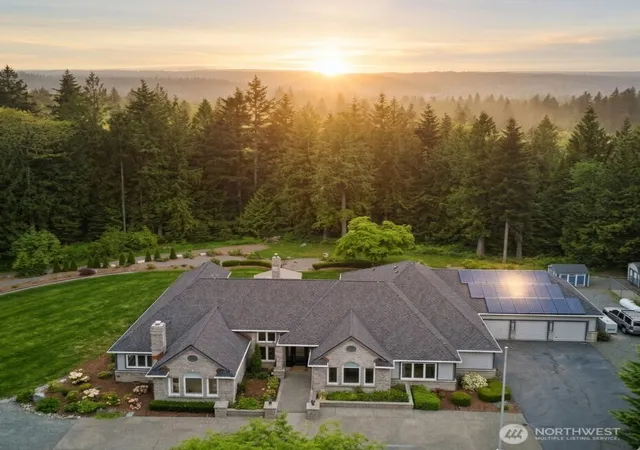Photo 1 of Sale Pending at 28726 Se 43rd Place, Fall City, WA 98024 | MLS# NWM2504918 | Listing updated on 2026-09-27