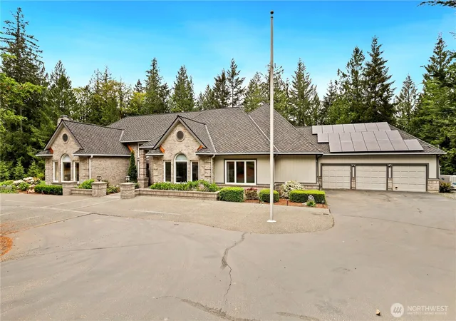 Photo 2 of Sale Pending at 28726 Se 43rd Place, Fall City, WA 98024 | MLS# NWM2504918 | Listing updated on 2026-09-27