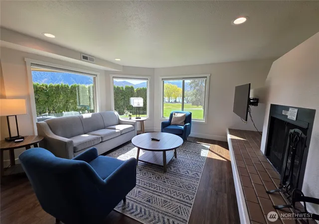 Photo 4 of House for sale at 1 Lodge 606 O, Manson, WA 98831 | MLS# NWM2504928 | Listing updated on 2026-09-21