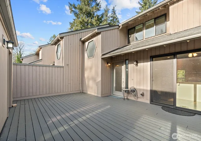 Photo 2 of Townhouse for sale at 2944 Kennewick Pl Ne, Renton, WA 98056 | MLS# NWM2504976 | Listing updated on 2026-09-28
