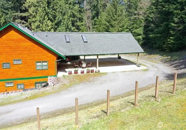 Photo 3 of Mansion for sale at 30333 Heimer Rd, Arlington, WA 98223 | MLS# NWM2505001 | Listing updated on 2026-09-21