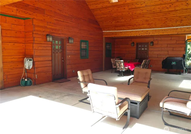 Photo 3 of Single family home for sale at 30333 Heimer Rd, Arlington, WA 98223 | MLS# NWM2505001 | Listing updated on 2026-09-21