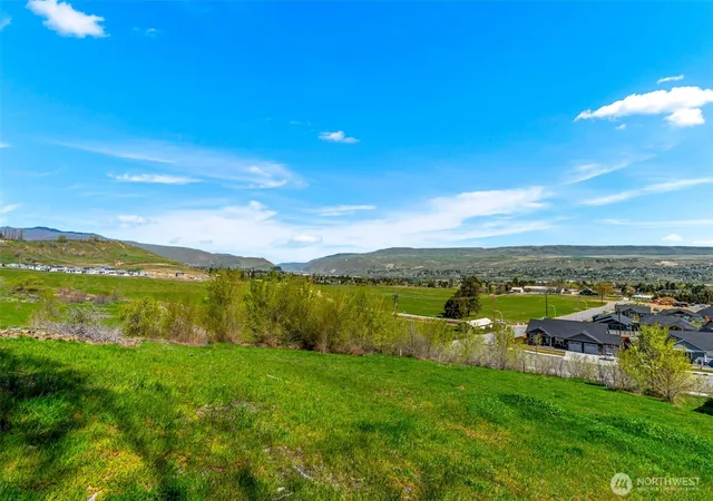 Photo 3 of Land for sale at 935 Silas Ln, Wenatchee, WA 98801 | MLS# NWM2505014 | Listing updated on 2026-09-21