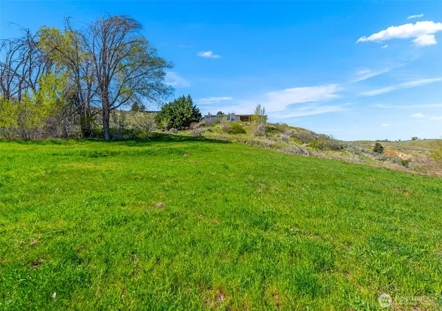 Photo 4 of Land for sale at 935 Silas Ln, Wenatchee, WA 98801 | MLS# NWM2505014 | Listing updated on 2026-09-21