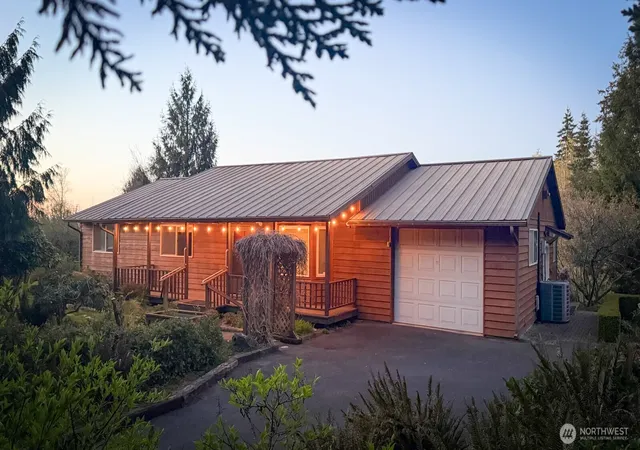 Photo 1 of Single family home for sale at 207 Tillicum Dr, Chehalis, WA 98532 | MLS# NWM2505017 | Listing updated on 2026-09-21