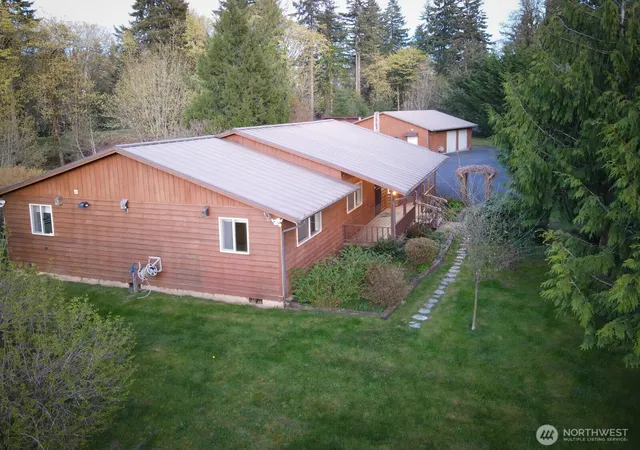 Photo 3 of Single family home for sale at 207 Tillicum Dr, Chehalis, WA 98532 | MLS# NWM2505017 | Listing updated on 2026-09-21
