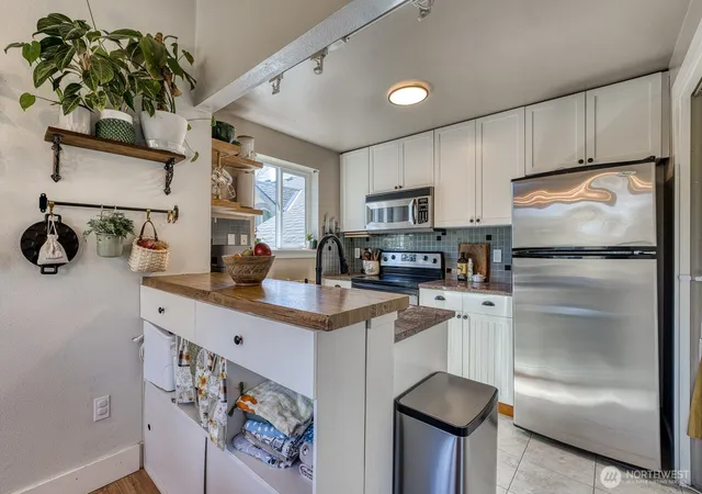 Photo 3 of Condo for sale at 3008 N Narrows Dr #A303, Tacoma, WA 98407 | MLS# NWM2505033 | Listing updated on 2026-09-21