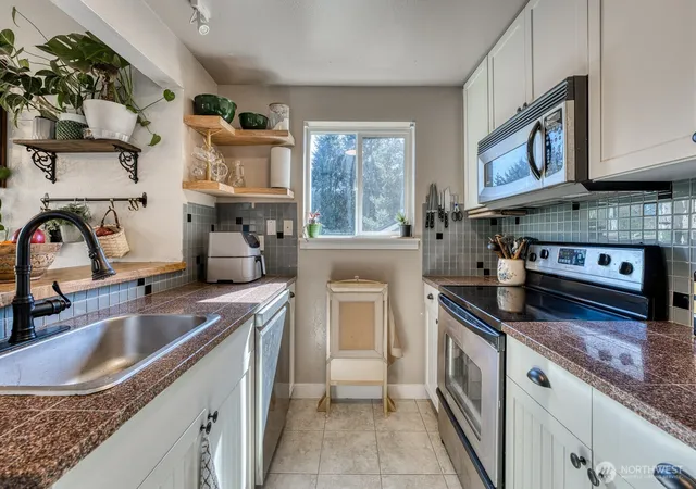 Photo 4 of Condo for sale at 3008 N Narrows Dr #A303, Tacoma, WA 98407 | MLS# NWM2505033 | Listing updated on 2026-09-21