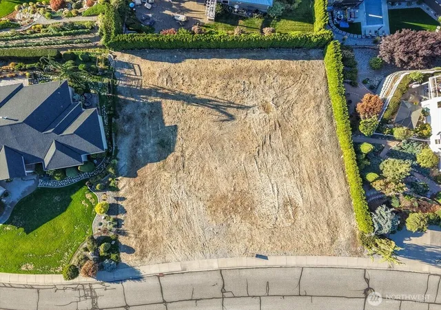 Photo 4 of Land for sale at 109 Apple Ave, Chelan, WA 98816 | MLS# NWM2505043 | Listing updated on 2026-09-21