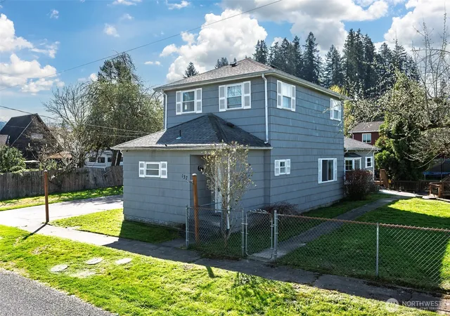 Photo 1 of Sale Pending at 137 Aden St Sw, Castle Rock, WA 98611 | MLS# NWM2505079 | Listing updated on 2026-09-25