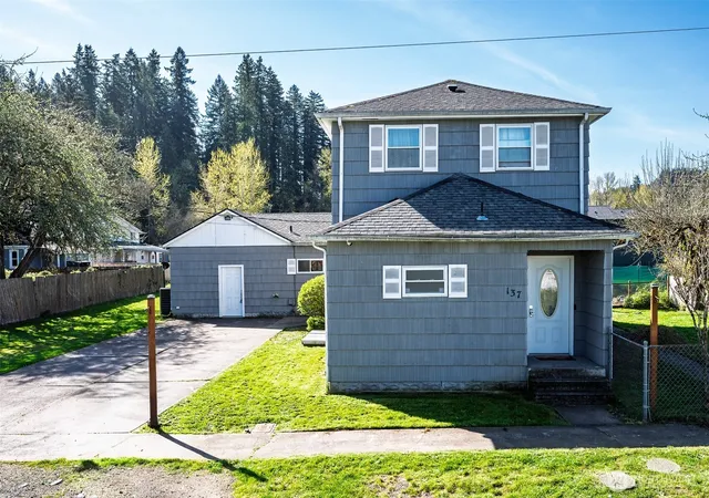 Photo 2 of Sale Pending at 137 Aden St Sw, Castle Rock, WA 98611 | MLS# NWM2505079 | Listing updated on 2026-09-25