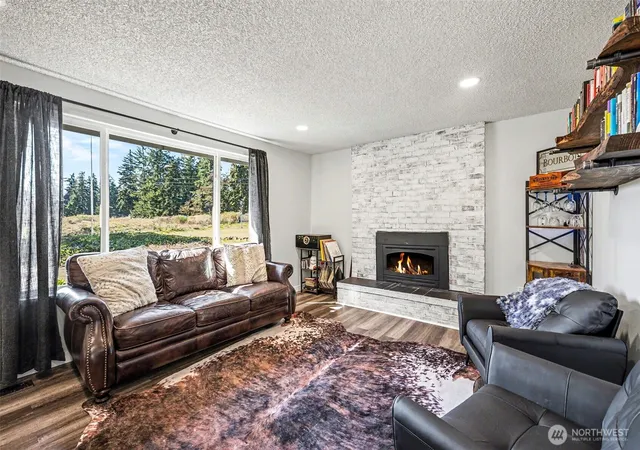 Photo 3 of Single family home for sale at 12211 109th Avenue Ct E, Puyallup, WA 98374 | MLS# NWM2505237 | Listing updated on 2026-09-28