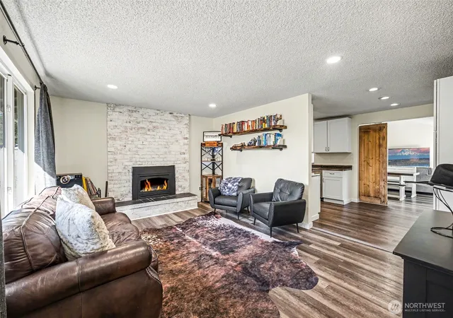 Photo 4 of Single family home for sale at 12211 109th Avenue Ct E, Puyallup, WA 98374 | MLS# NWM2505237 | Listing updated on 2026-09-28
