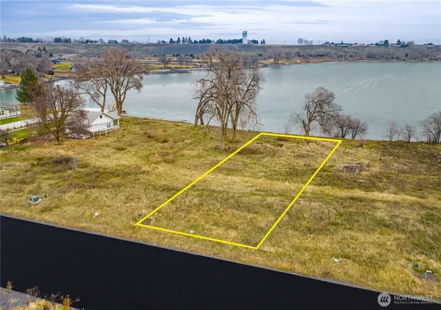 Photo 1 of Land for sale at 11 Valley Rd Ne #11, Moses Lake, WA 98837 | MLS# NWM2505278 | Listing updated on 2026-09-21