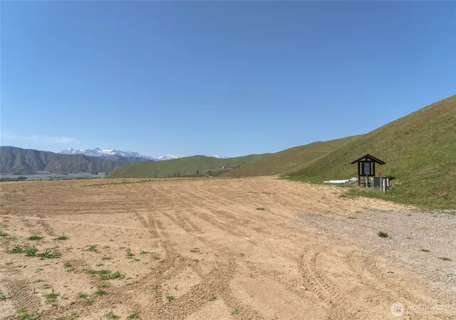 Photo 2 of Land for sale at 519 Diede Hills Ln, Wenatchee, WA 98801 | MLS# NWM2505330 | Listing updated on 2026-09-21