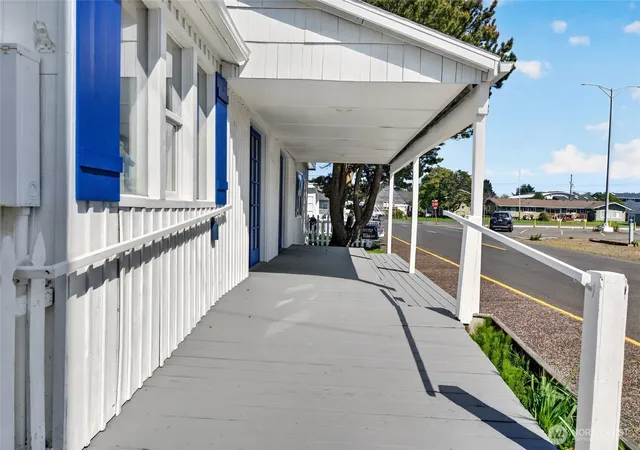 Photo 3 of Single family home for sale at 106 5th Street SE, Long Beach, WA 98631 | MLS# NWM2505373 | Listing updated on 2026-09-28