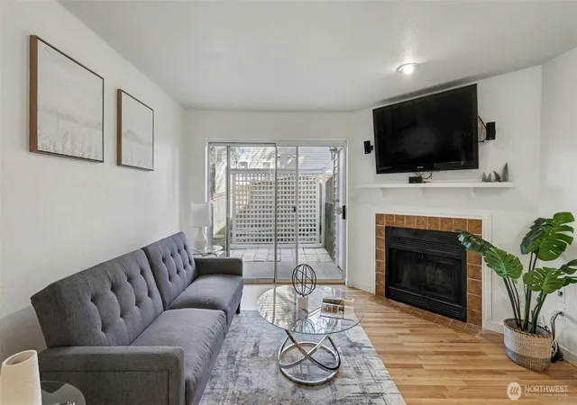 Condo for sale at 4106 Factoria Blvd SE #C111, Bellevue, WA 98006 | MLS# NWM2505430
