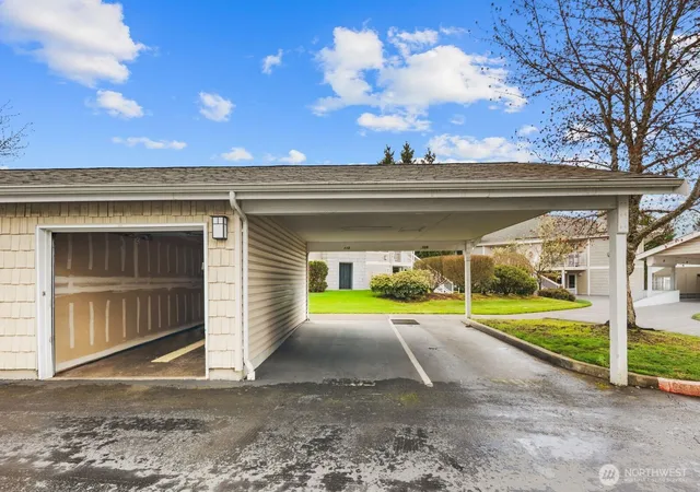 Photo 3 of Condo for sale at 11130 Se 208th Street #H103, Kent, WA 98031 | MLS# NWM2505560 | Listing updated on 2026-08-22