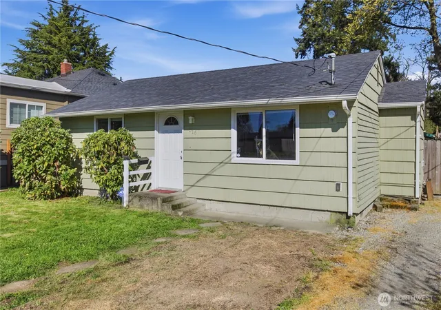 Photo 3 of Single family home for sale at 516 6th Avenue S, Kent, WA 98032 | MLS# NWM2505573 | Listing updated on 2026-09-29