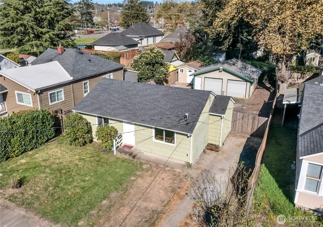 Photo 3 of Single family home for sale at 516 6th Avenue S, Kent, WA 98032 | MLS# NWM2505573 | Listing updated on 2026-09-29