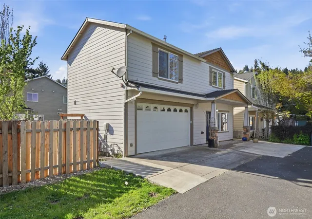 Photo 3 of Single family home for sale at 2025 Sw 6th Avenue, Camas, WA 98607 | MLS# NWM2505575 | Listing updated on 2026-09-21