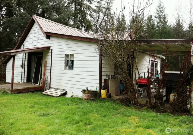 Photo 2 of Single family home for sale at 306 Minkler Rd, Winlock, WA 98596 | MLS# NWM2505663 | Listing updated on 2026-09-30