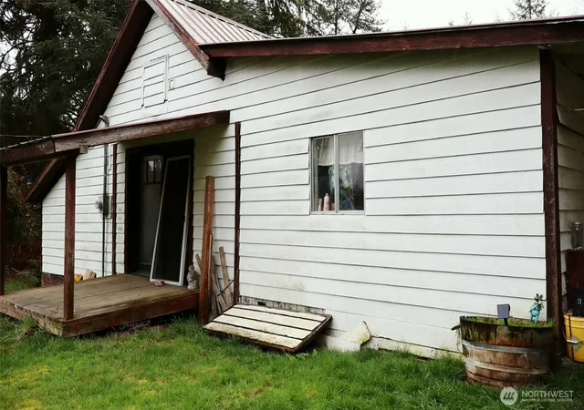 Photo 3 of Single family home for sale at 306 Minkler Rd, Winlock, WA 98596 | MLS# NWM2505663 | Listing updated on 2026-09-30
