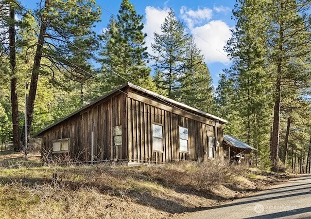 Photo 1 of Single family home for sale at 3081 Liberty Rd, Cle Elum, WA 98922 | MLS# NWM2505673 | Listing updated on 2026-09-21