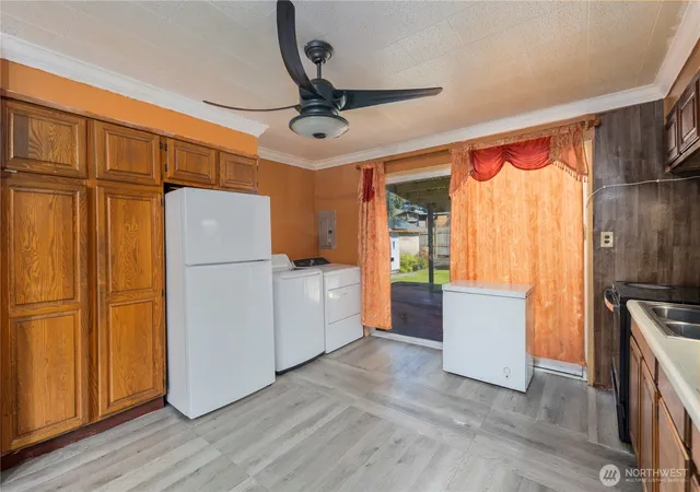 Photo 4 of Single family home for sale at 3206 S 221st Street, Sea Tac, WA 98198 | MLS# NWM2505743 | Listing updated on 2026-09-21