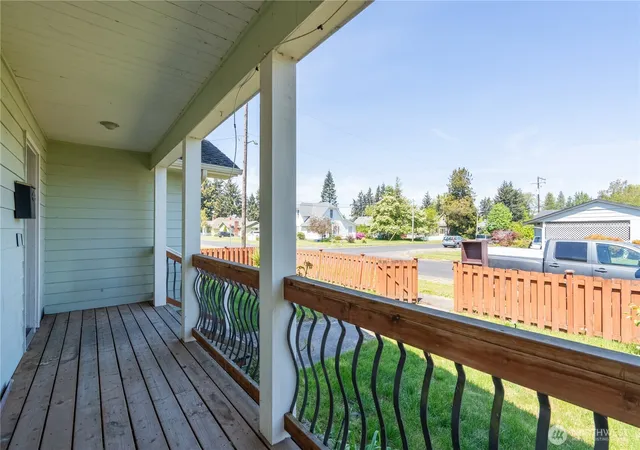 Photo 4 of Single family home for sale at 928 W Cherry St, Centralia, WA 98531 | MLS# NWM2505750 | Listing updated on 2026-09-21