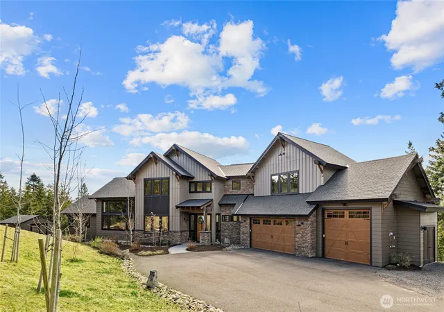 Photo 3 of Single family home for sale at 40 Eagle Ridge Dr, Cle Elum, WA 98922 | MLS# NWM2505819 | Listing updated on 2026-10-02