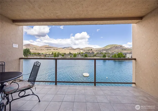 Photo 1 of Condo for sale at 322 W Woodin Ave #632, Chelan, WA 98816 | MLS# NWM2505856 | Listing updated on 2026-09-21