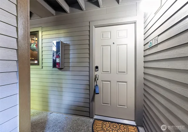Photo 4 of Condo for sale at 4895 76th Street SW #D701, Mukilteo, WA 98275 | MLS# NWM2505918 | Listing updated on 2026-09-21