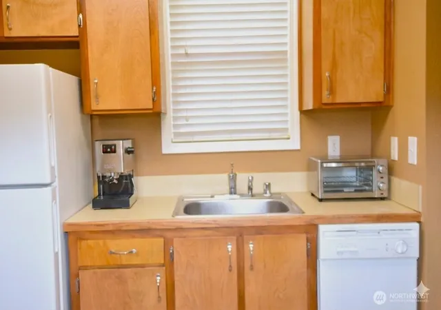 Photo 3 of Condo for sale at 2629 Rucker Ave #3, Everett, WA 98201 | MLS# NWM2506007 | Listing updated on 2026-09-21